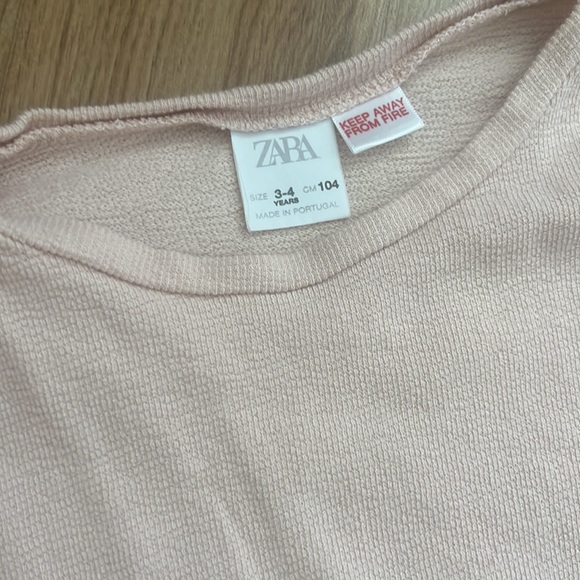 Two piece - Picture 4 of 4